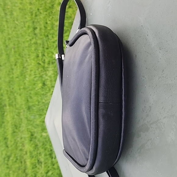 Vincent Camuto The Basha Black Leather Crossbody/ Shoulder Bag - Picture 6 of 15